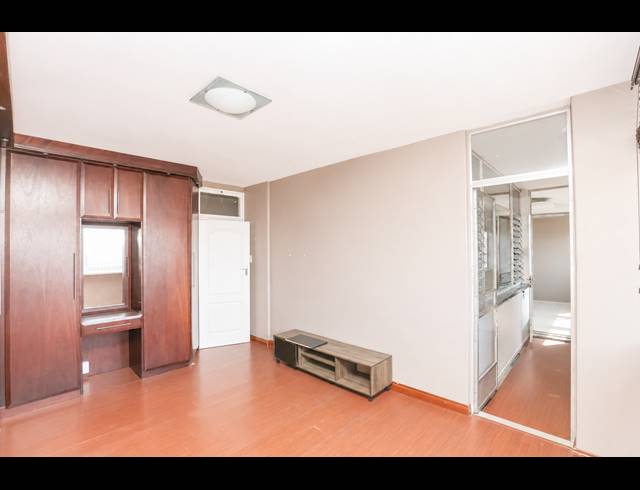 2.5 BEDROOM APARTMENT FOR SALE IN GLENWOOD
